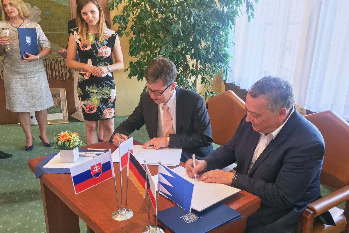 oslavy-vyroci-s-partnerskymi-mesty-1-.jpg
